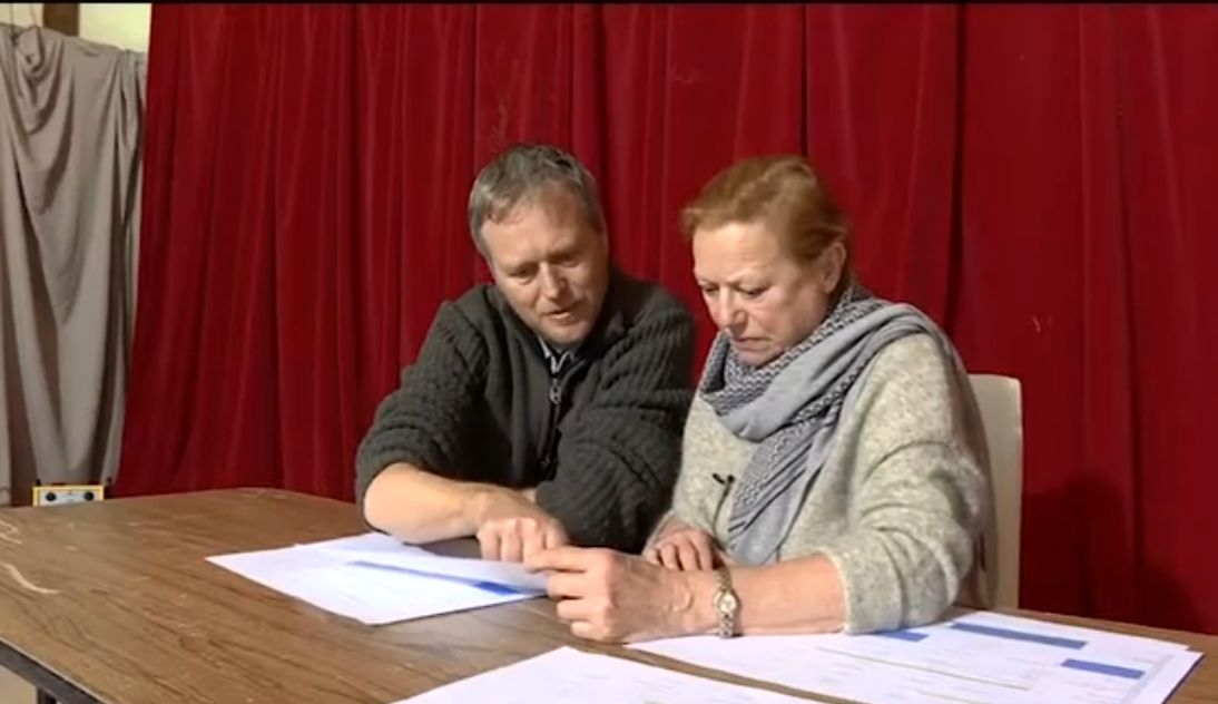 Peter Holst-Beck and Lisbet Dahl working together over a script for Korsbæk på Bakken